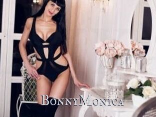 Bonny_Monica