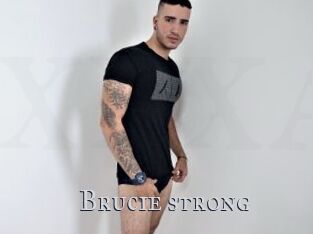 Brucie_strong