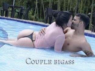 Couple_bigass