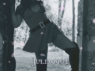 Julia6902