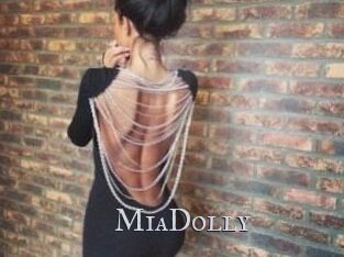 Mia_Dolly