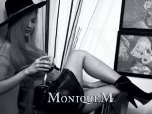 MoniqueM