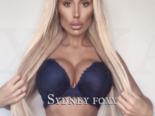 Sydney_foxx